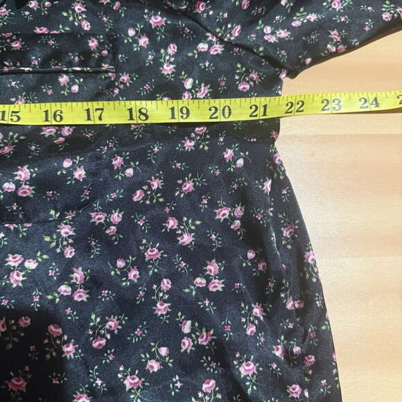 Morgan Taylor Intimates Womens Pajama Top M Medium Black Pink Flowers Button Up - Picture 5 of 6